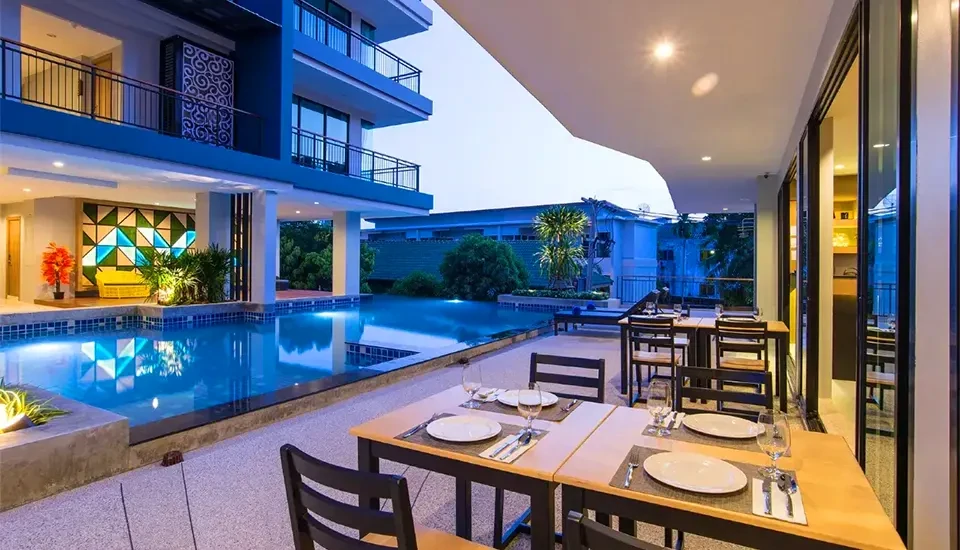 هتل آوا سی ریزورت